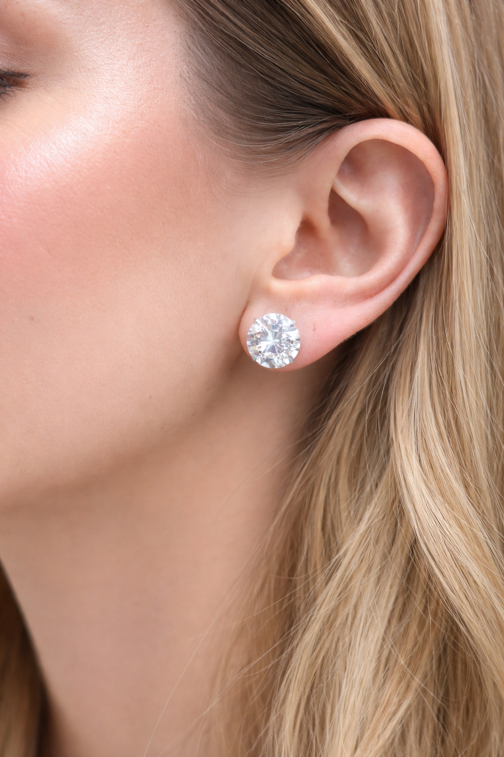 Moissanites Solitaire Earstuds