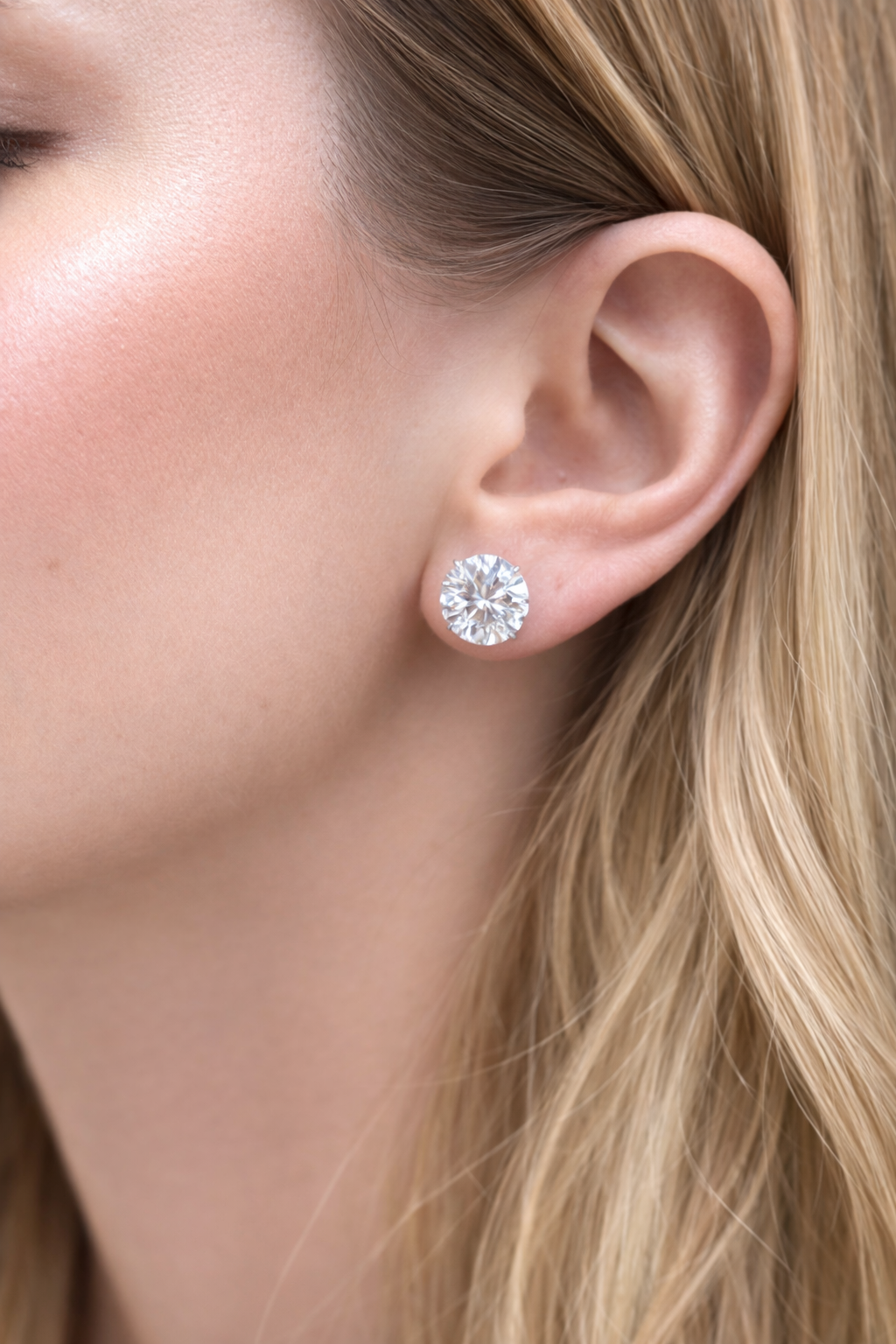 Moissanites Solitaire Earstuds