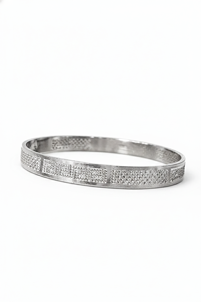 Glimmering Bangle