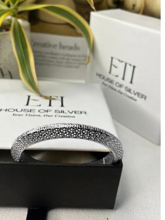Netra Bangle