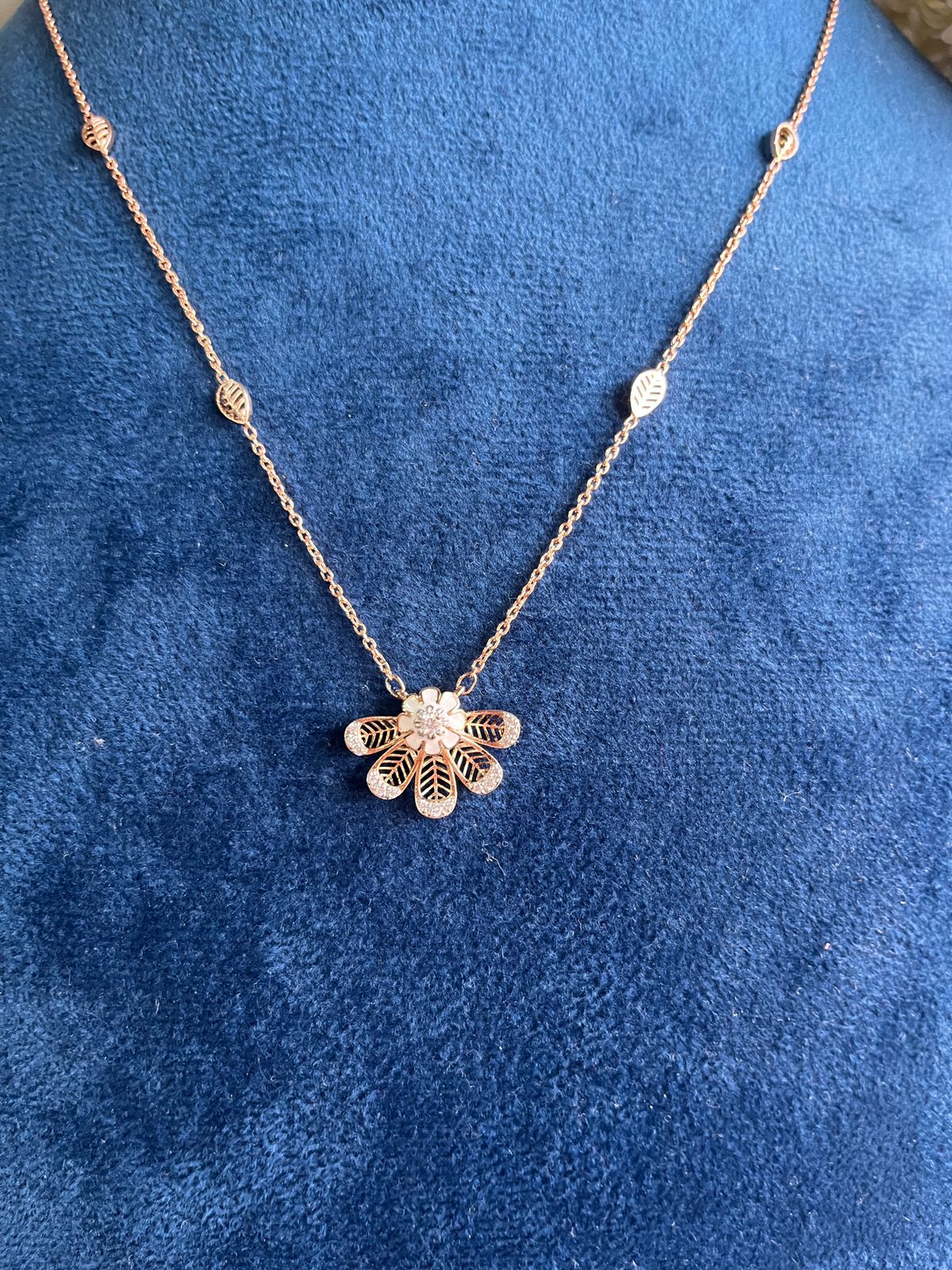 Ardh Pushp Pendant set