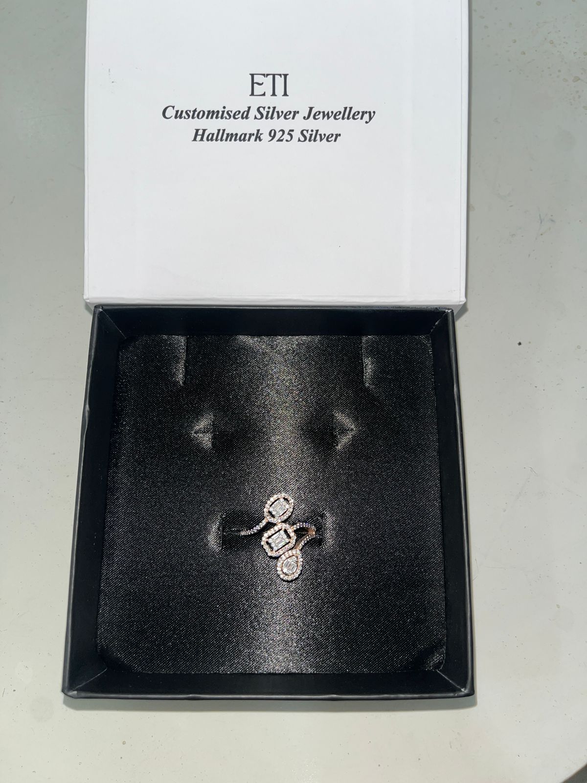 Trio ring