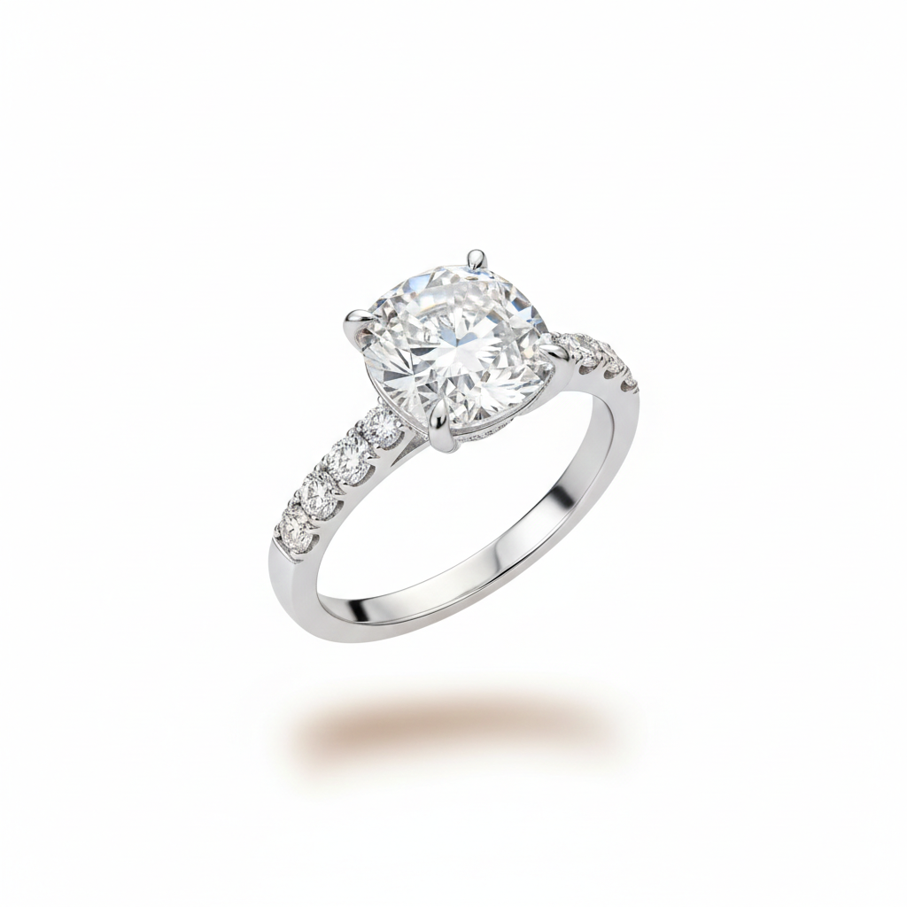 Solitaire Luxe Ring - Moissanite
