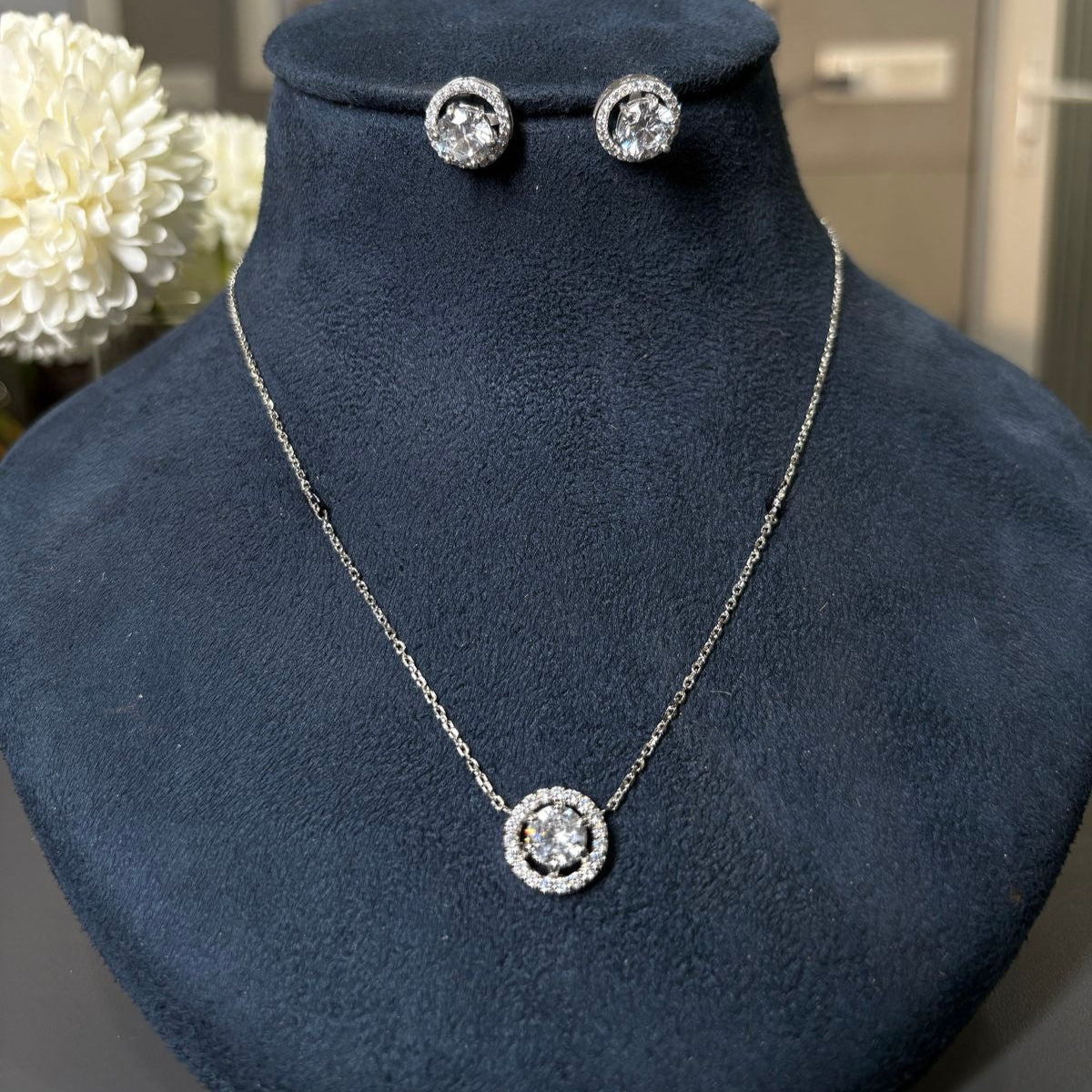 Solitaire Halo Pendant Set