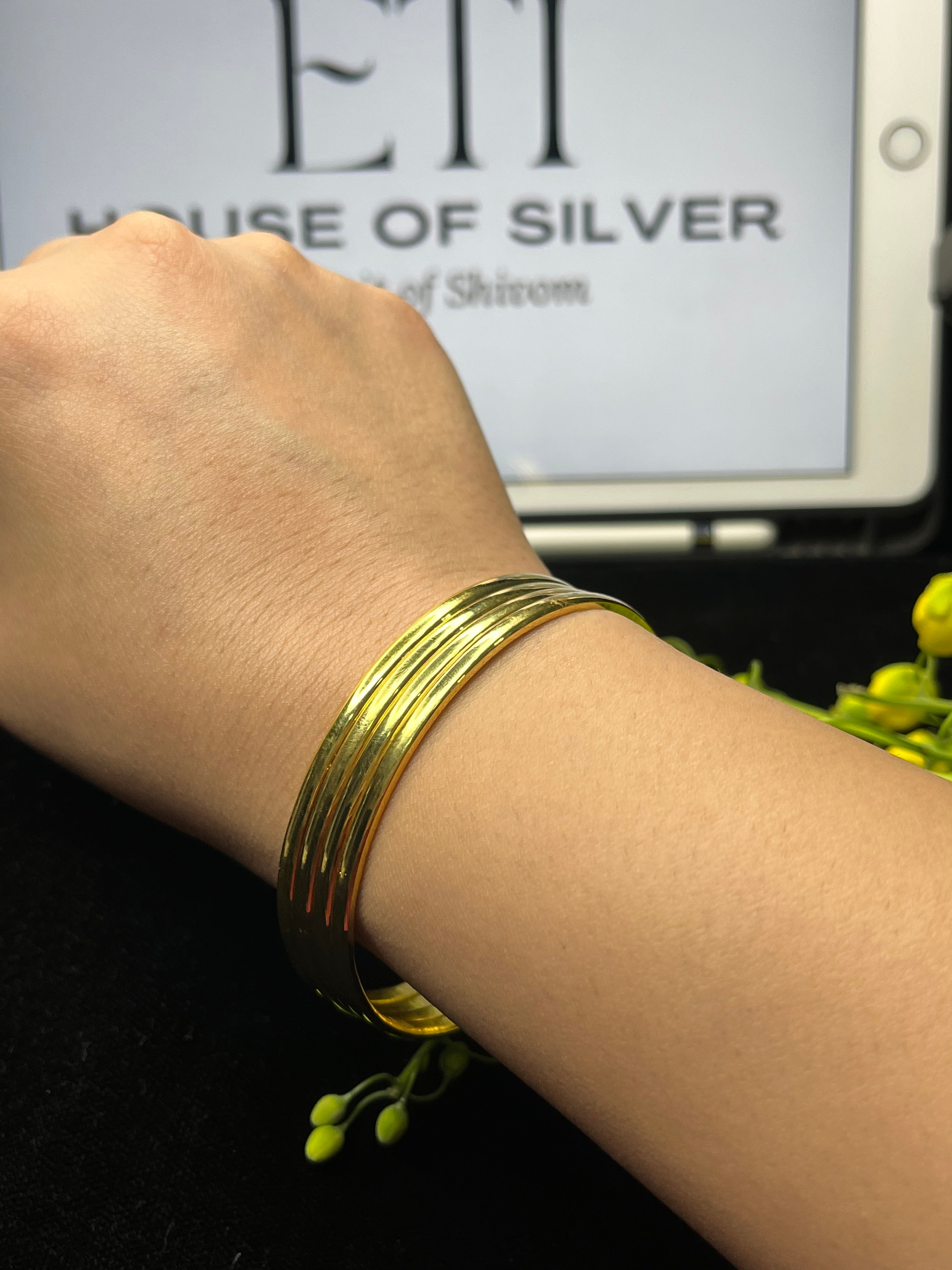 Gold four on sale bangles set