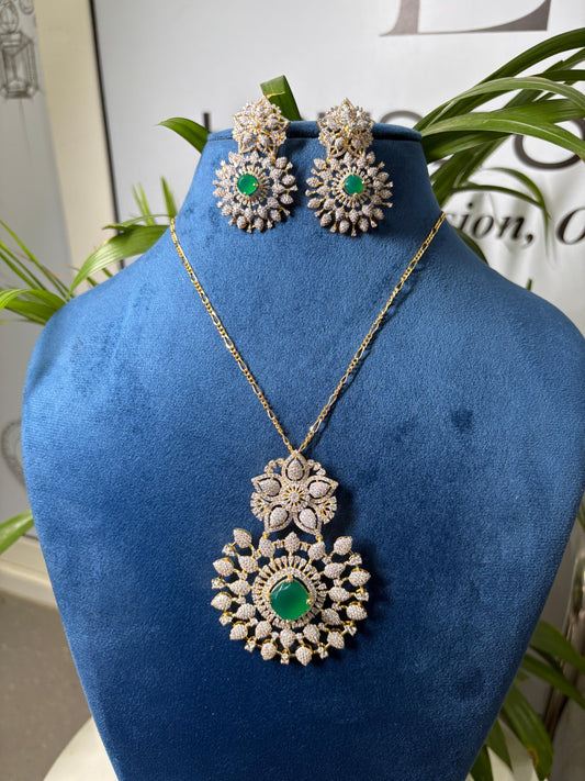 Royal Legacy Pendant Set