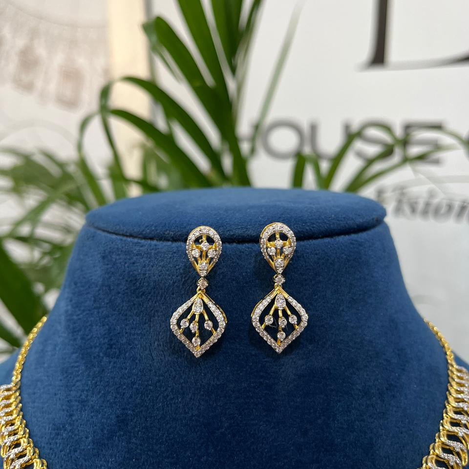 Elegant Tear Drop Necklace