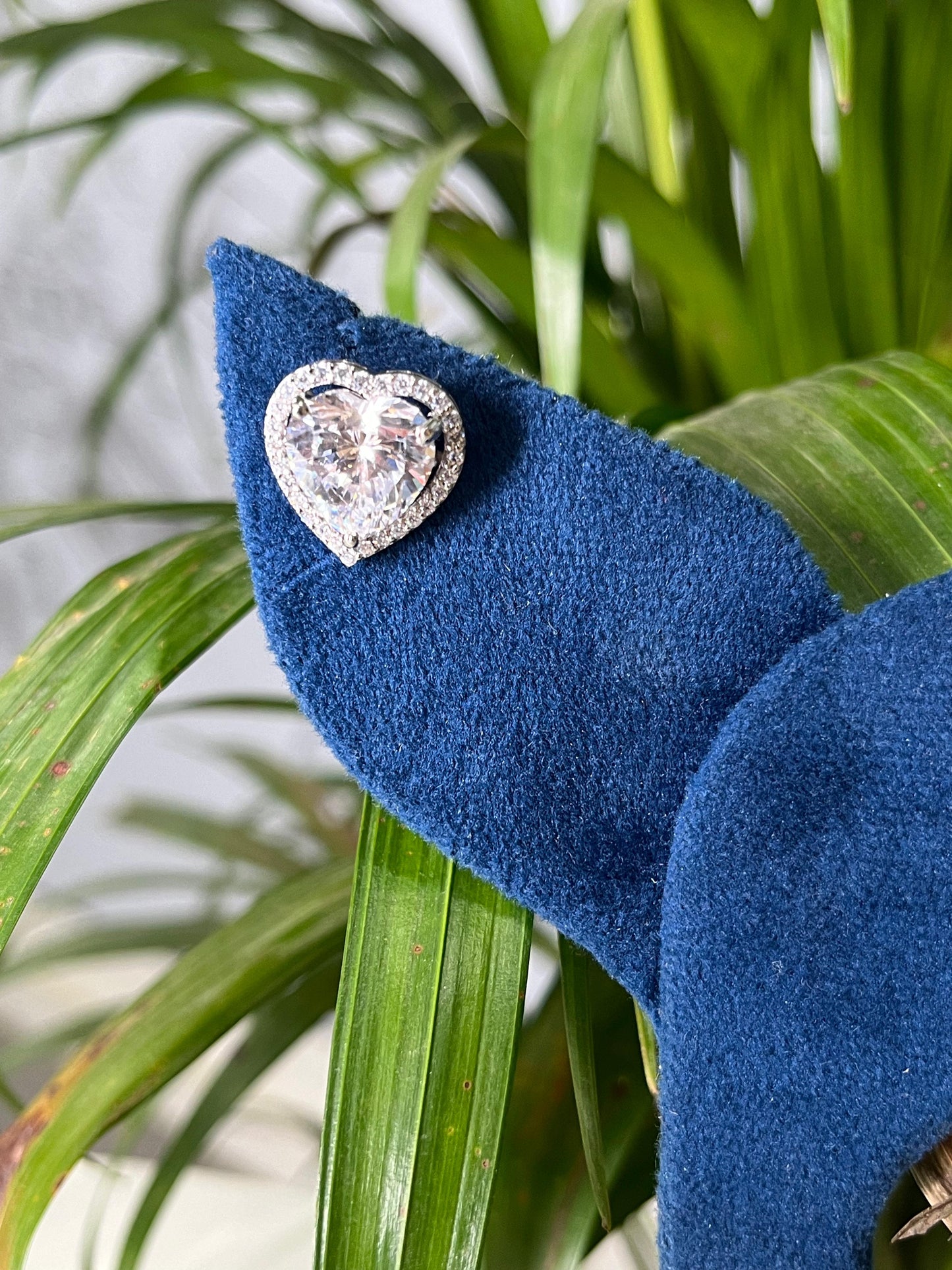 Halo Heart Luxe Earstuds