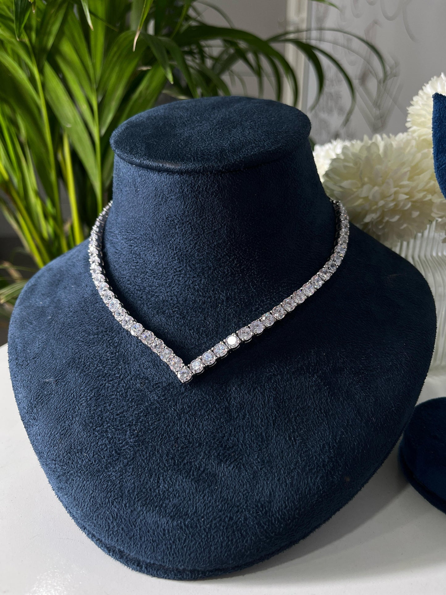 V String Necklace