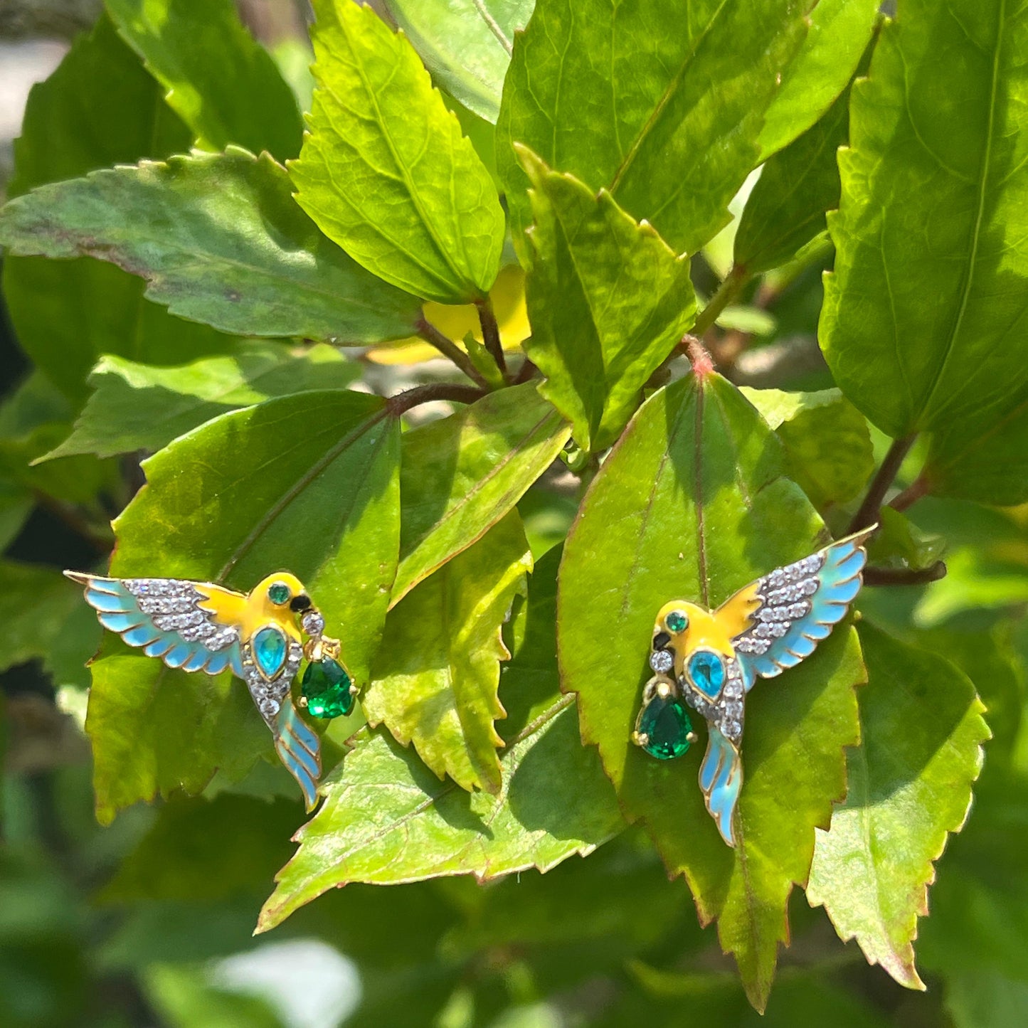 Suhana Tota Pendant Set