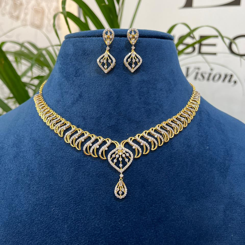 Elegant Tear Drop Necklace