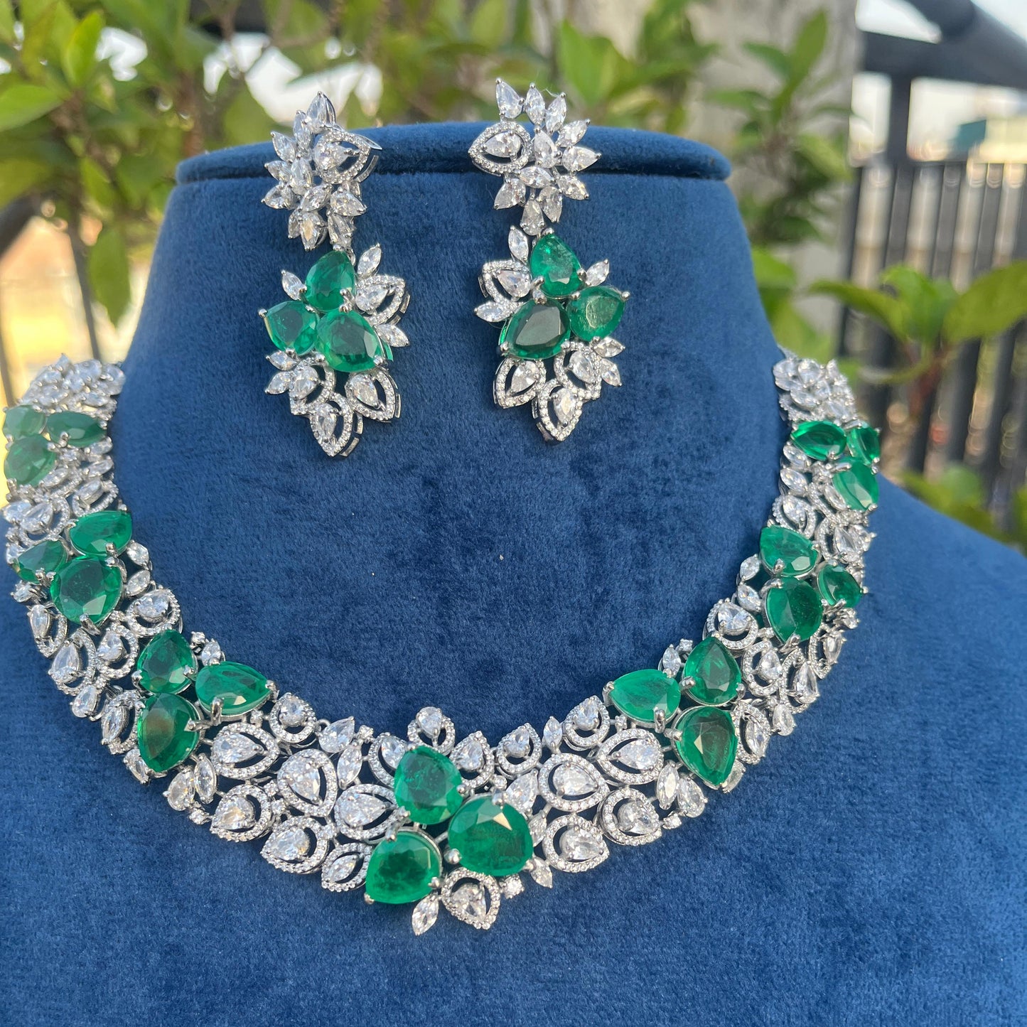 Emerald Elegance Necklace