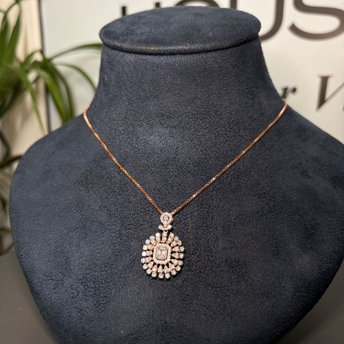 Glow Drop Pendant Chain