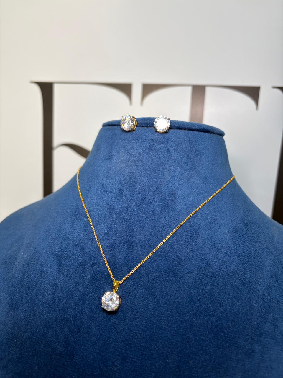 Solitaire Pendant Set