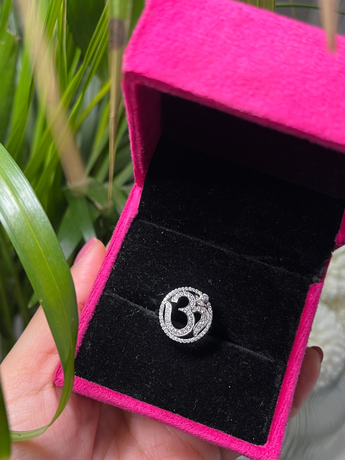 Om Ring
