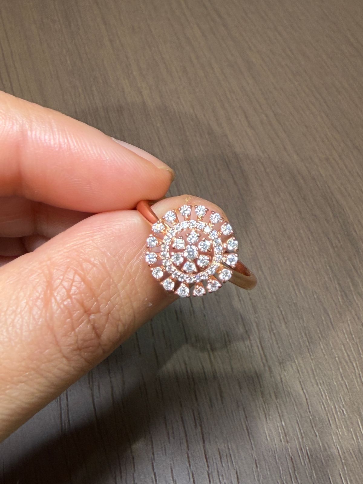 Round radiance Ring