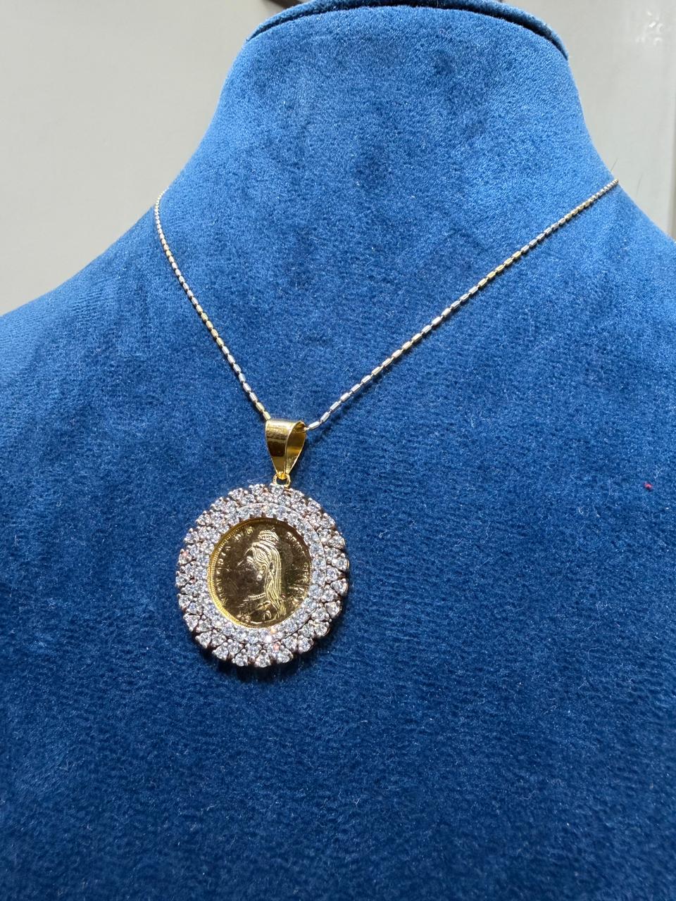 Ginni Halo Pendant Chain