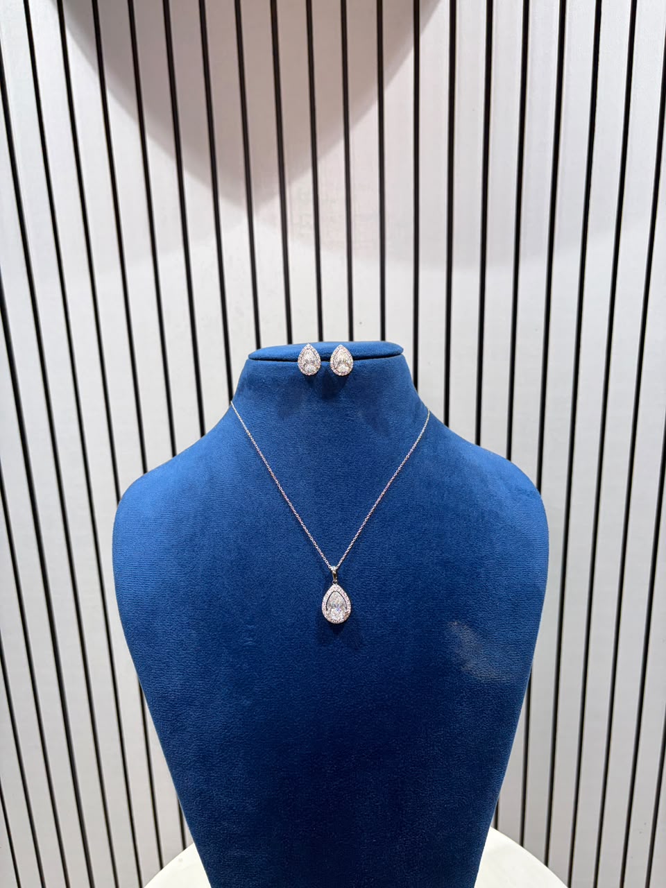 Pear Halo Pendant Set