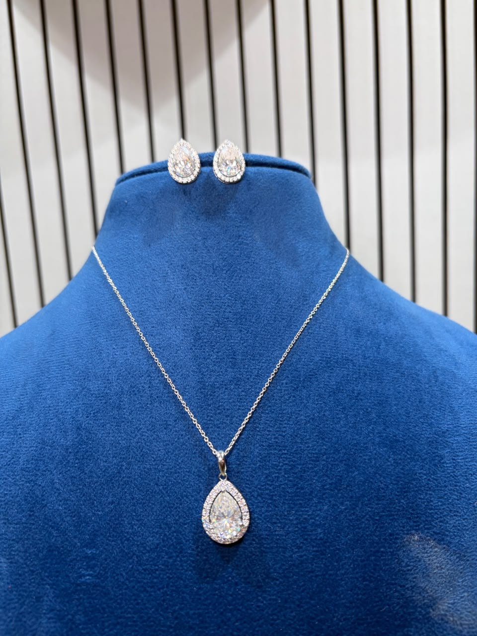 Pear Halo Pendant Set