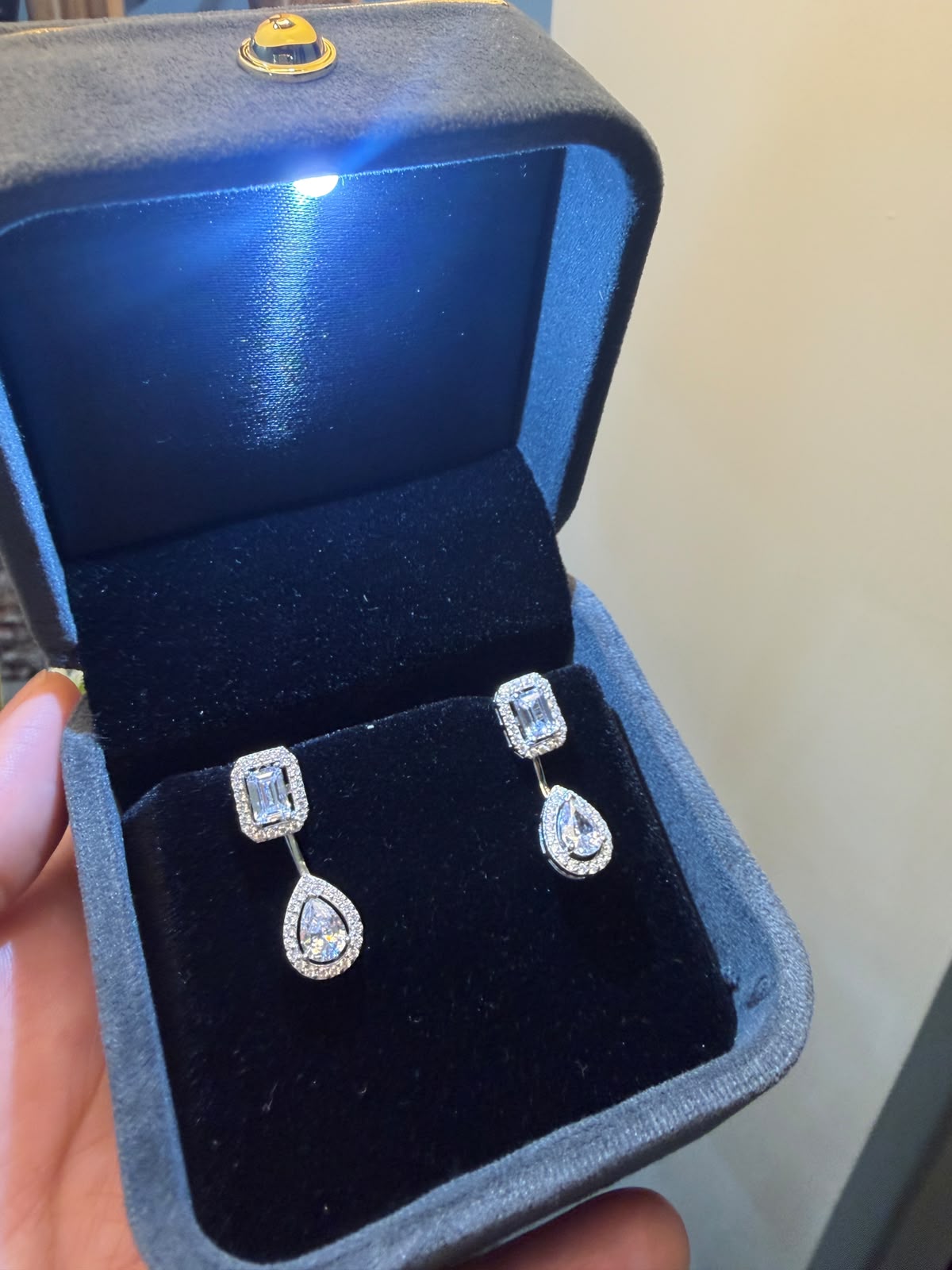 Anushka Viral Detachable Earrings