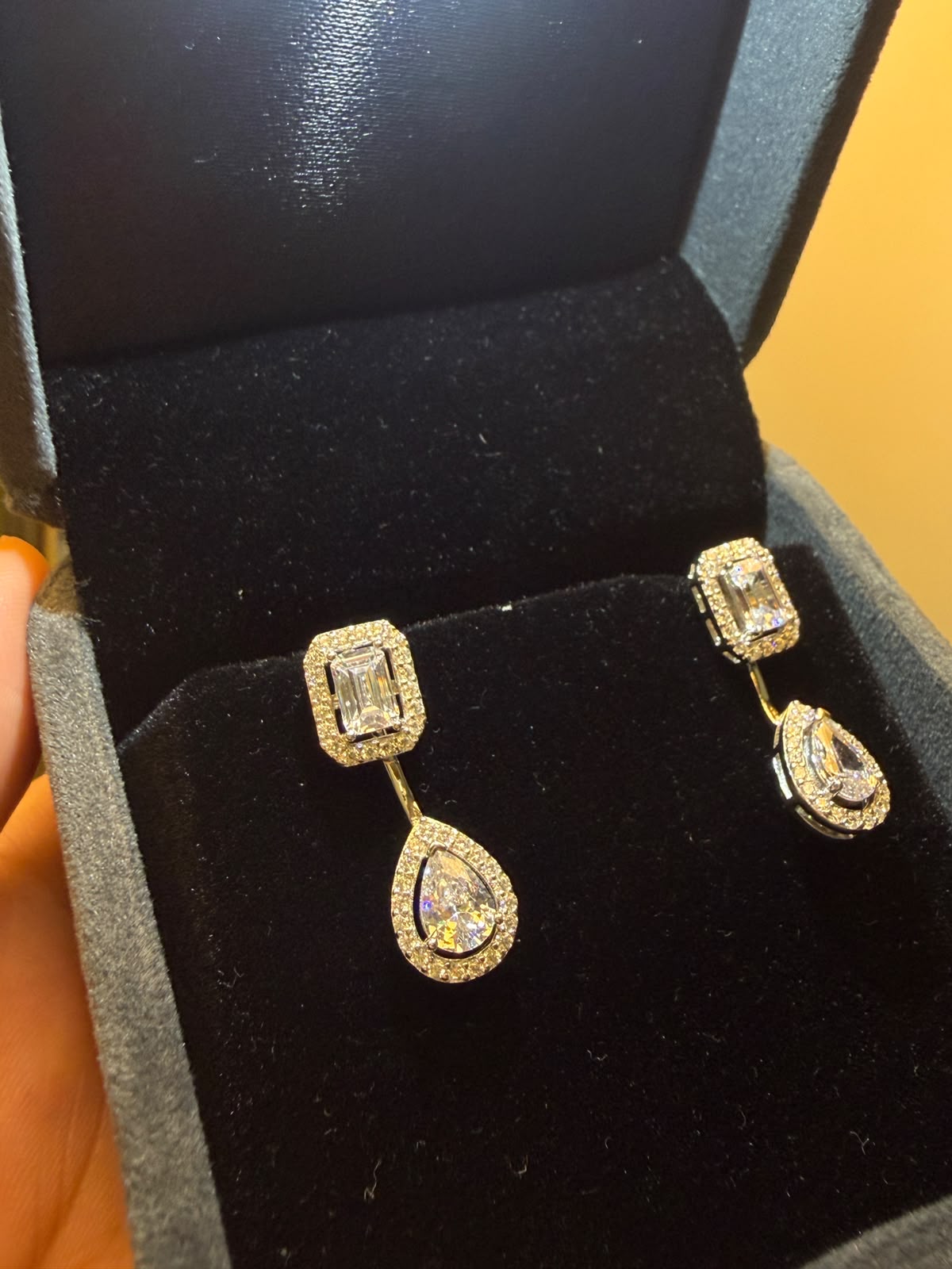 Anushka Viral Detachable Earrings