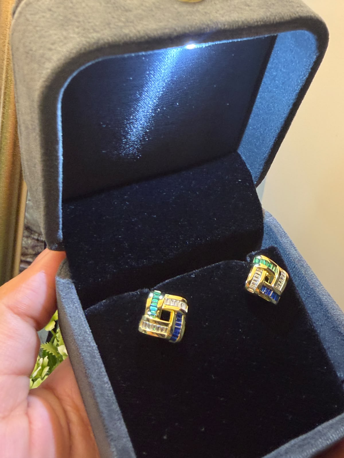 Knot channel earrings