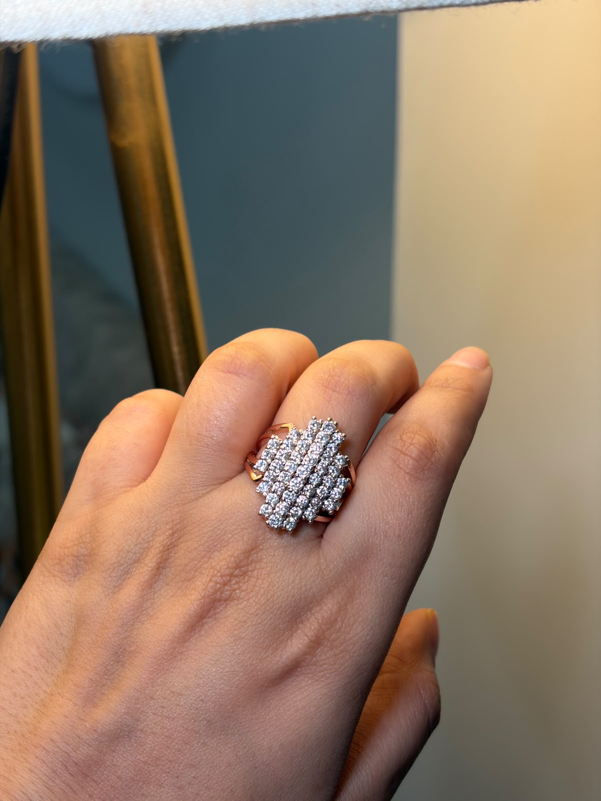 Mia ring